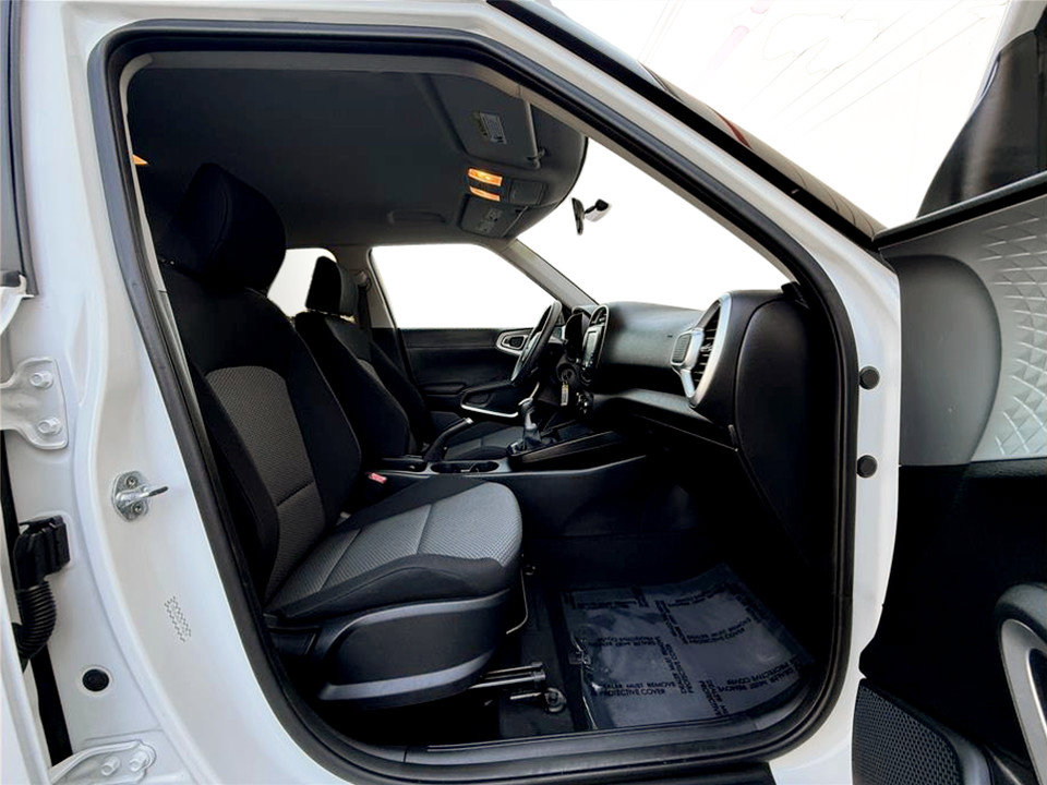 Used 2021 Kia Soul LX image 32