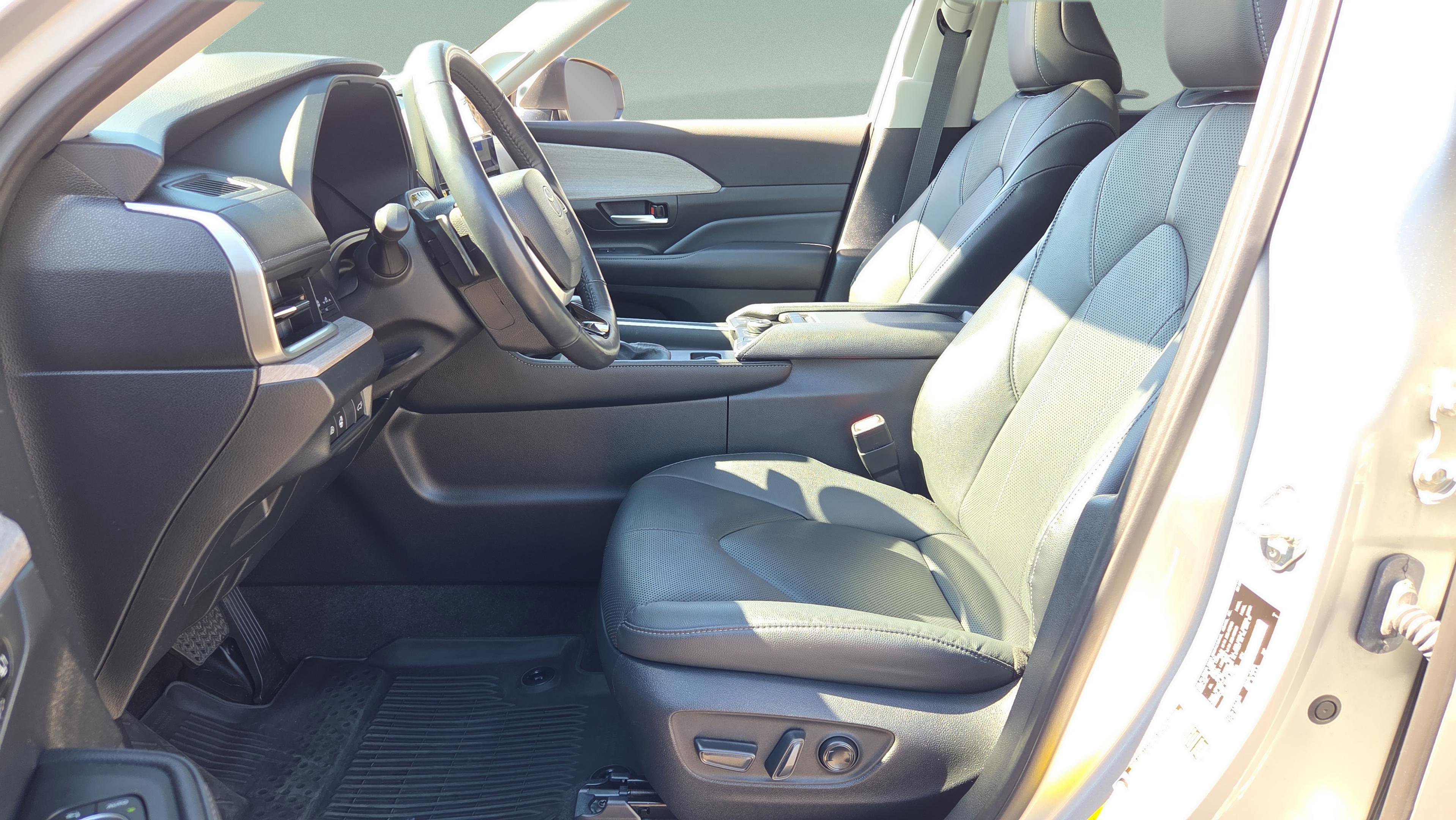 Certified 2024 Toyota Grand Highlander Platinum image 12