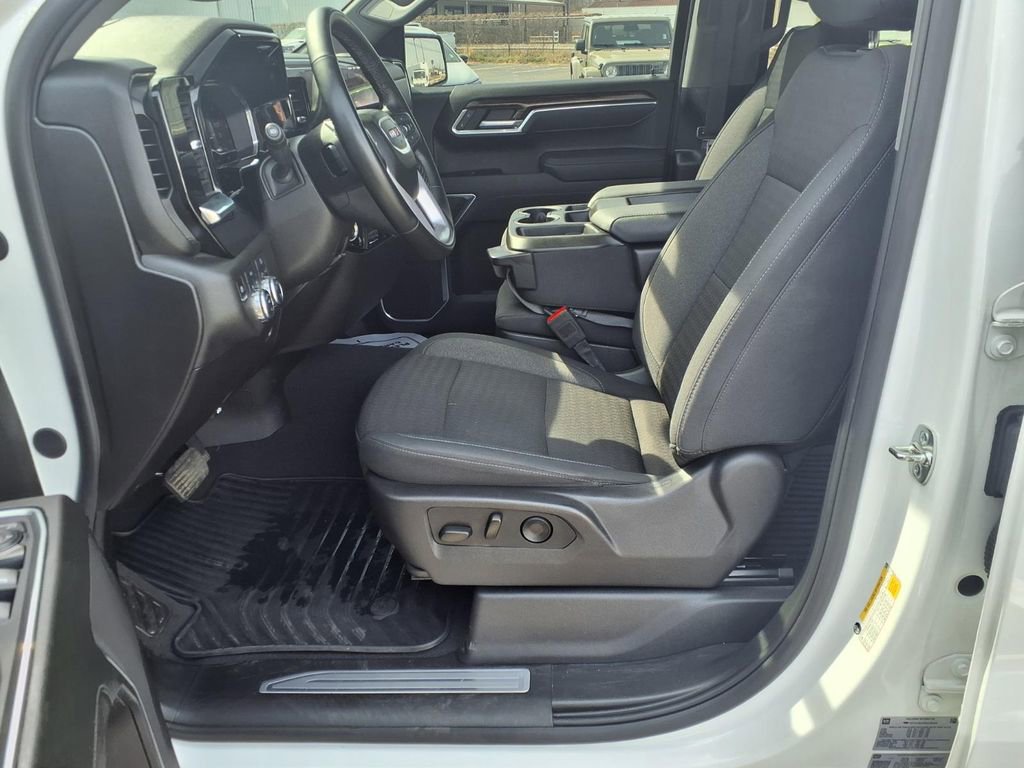 Used 2025 GMC Sierra 1500 SLE image 22
