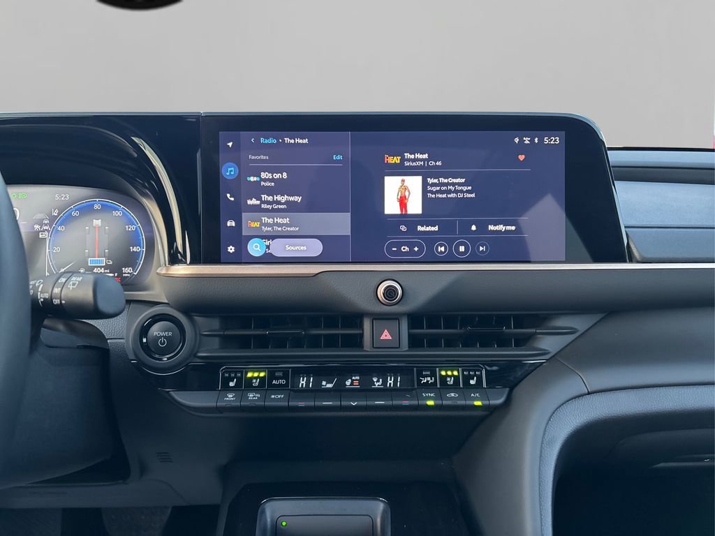 Used 2025 Toyota Crown Signia Limited image 22