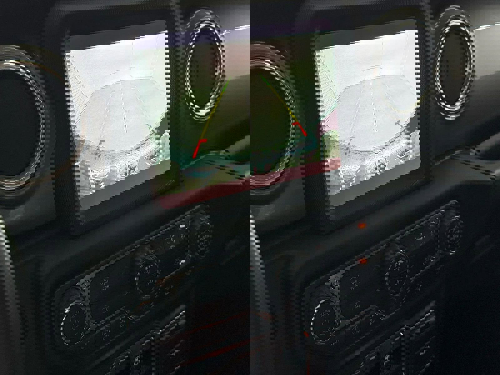 Used 2019 Jeep Wrangler Unlimited Sahara image 32