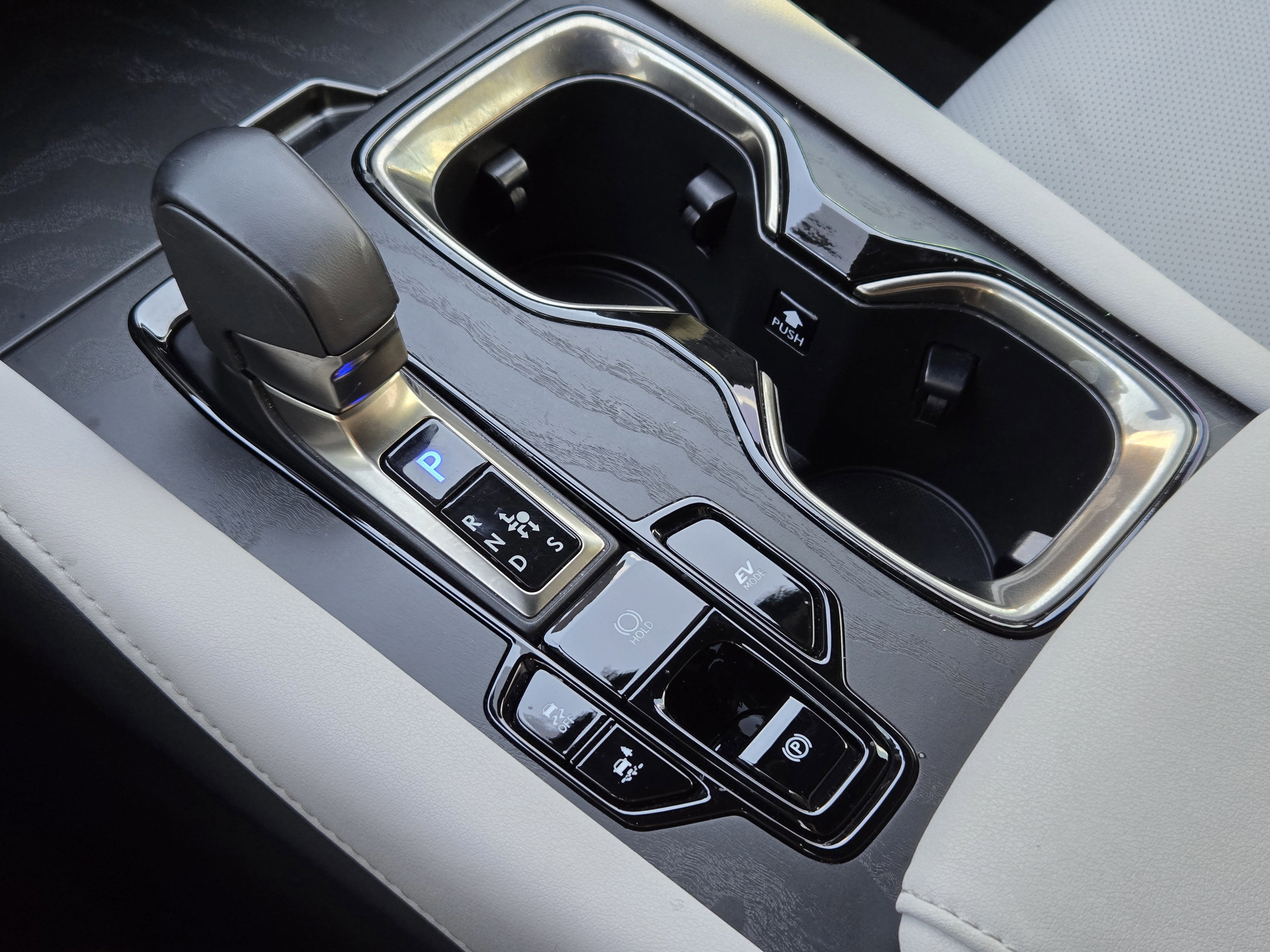 Used 2024 Lexus RX 350h w/ Accessory Package (Z1) image 17