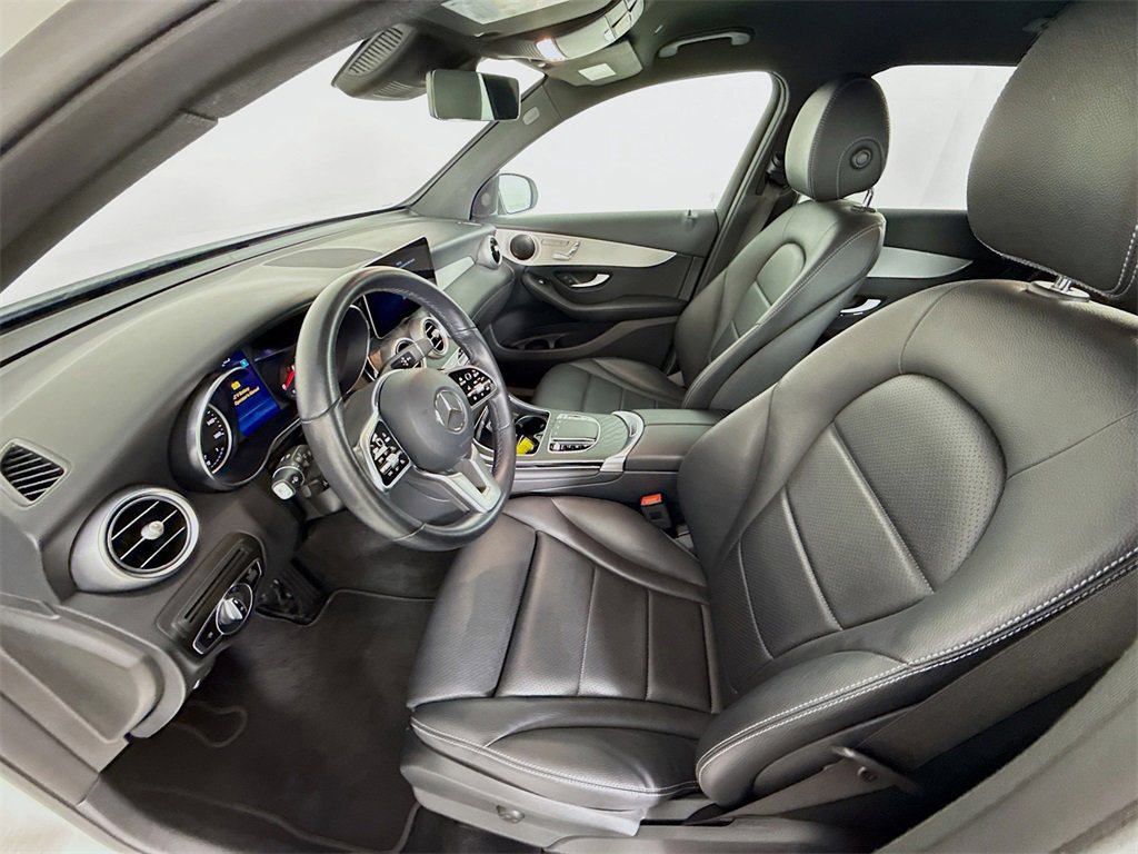 Used 2021 Mercedes-Benz GLC 300 4MATIC image 5