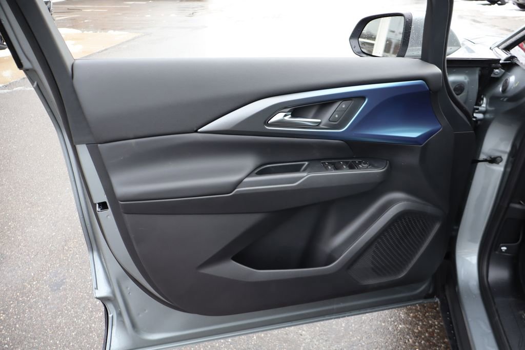 New 2026 Chevrolet Equinox EV LT image 9