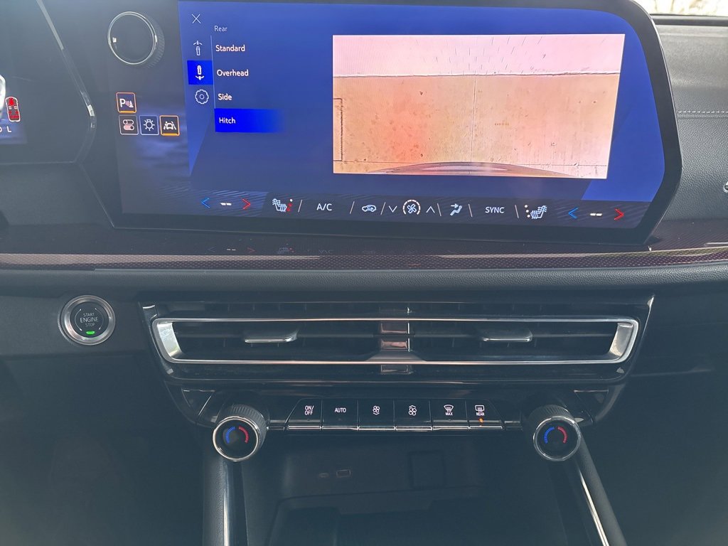 Used 2024 Chevrolet Traverse Z71 image 21