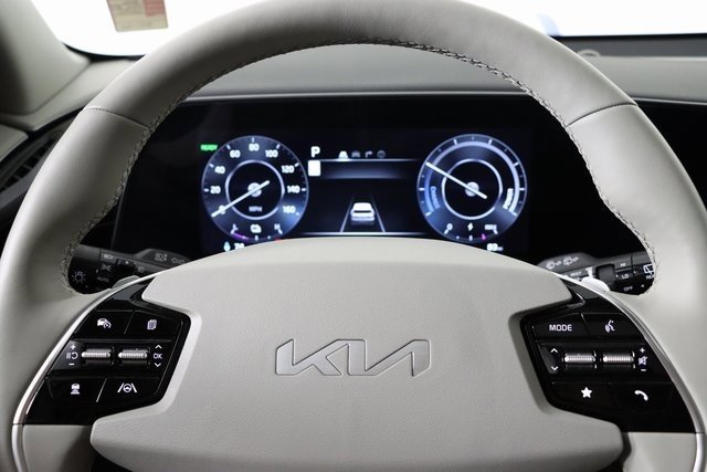 Used 2023 Kia Niro Wave image 24