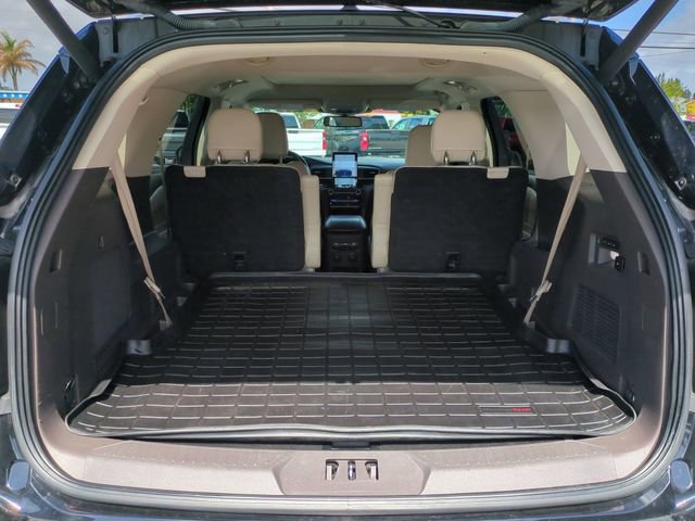 Used 2020 Ford Explorer Platinum w/ Premium Technology Package image 13