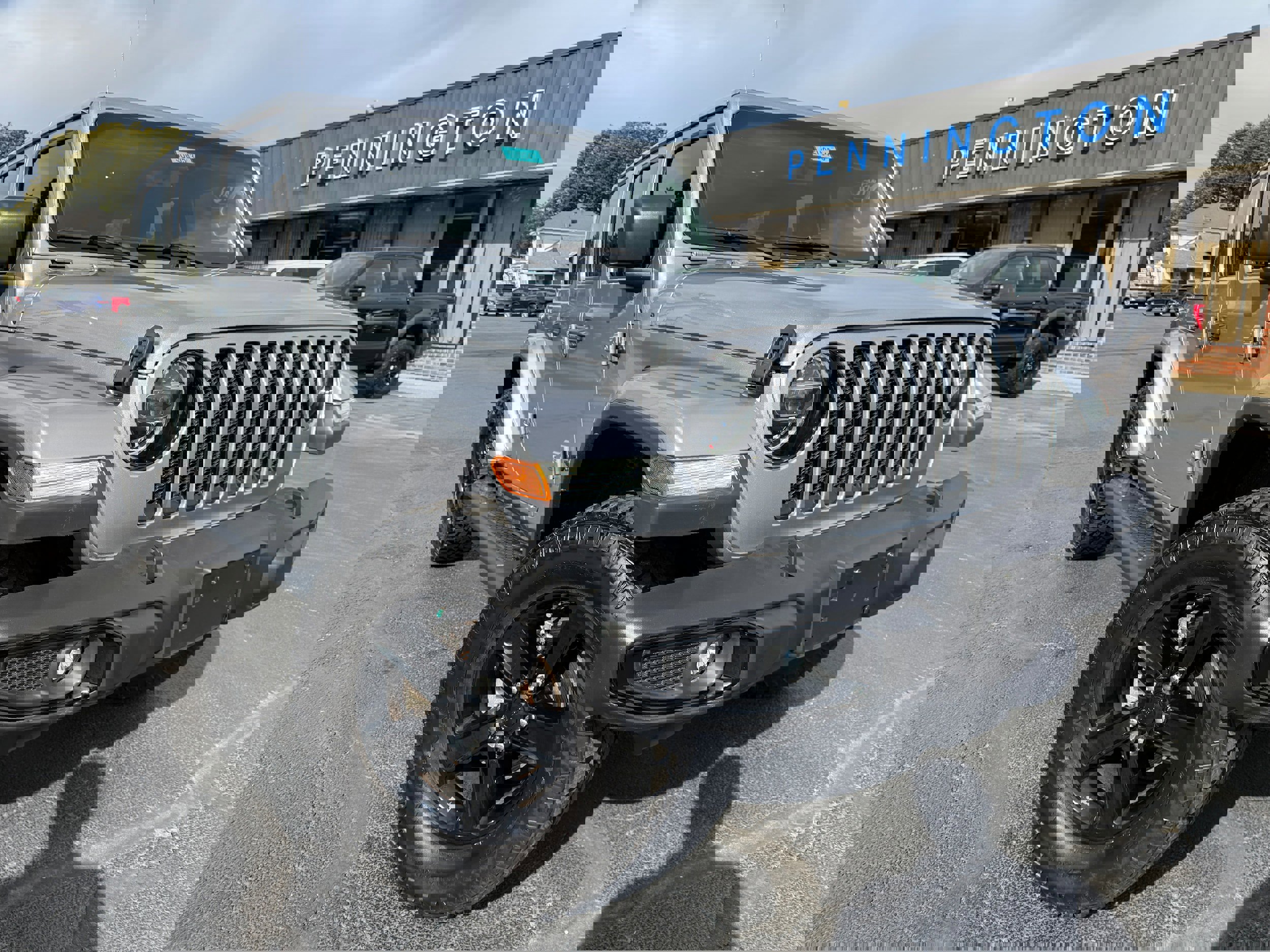 Used 2020 Jeep Wrangler Unlimited Sahara image 1