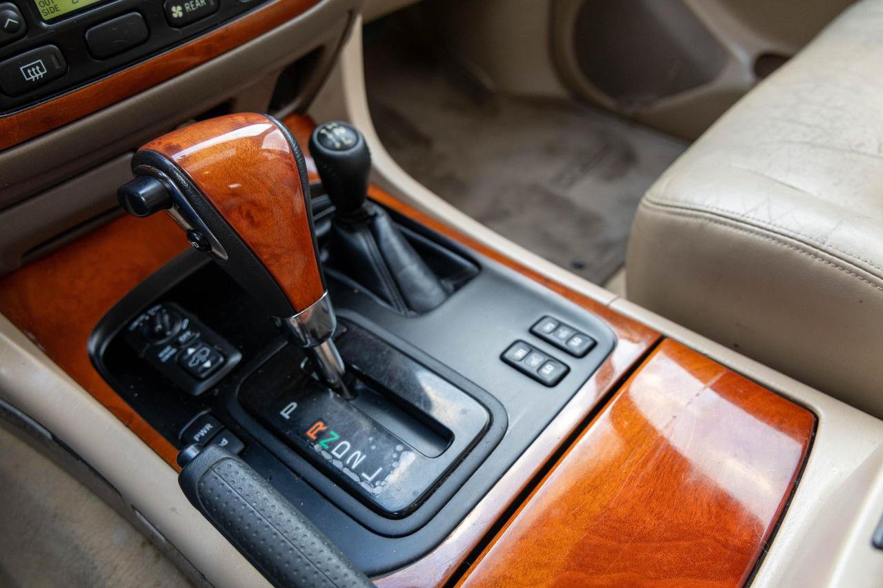 Used 2002 Lexus LX 470 4WD image 9