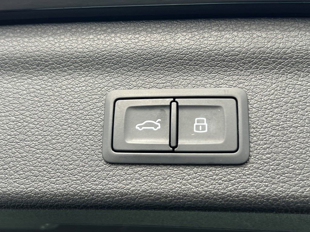 Used 2021 Audi Q3 2.0T Premium w/ Convenience Package image 18