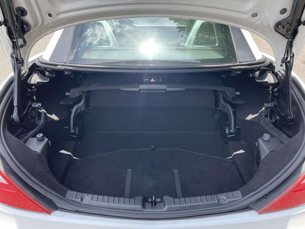 Used 2015 Mercedes-Benz SLK 250 image 14