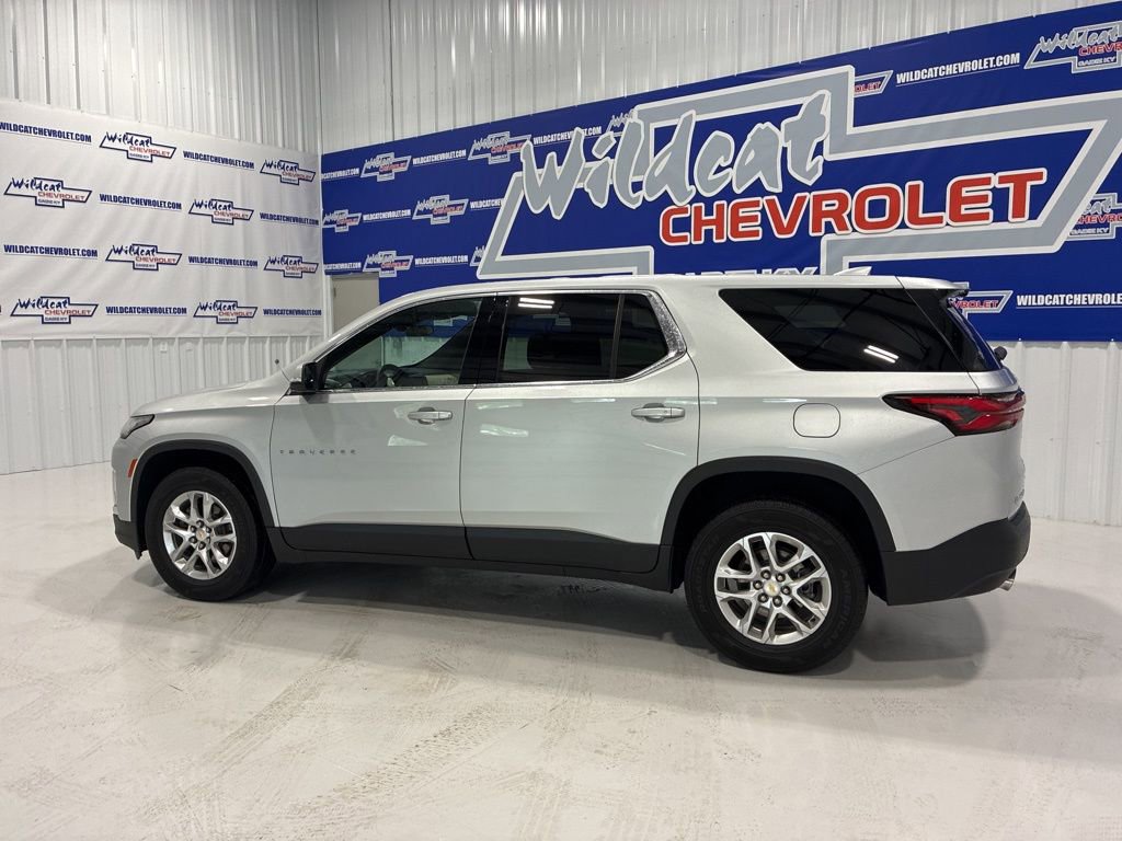 Used 2022 Chevrolet Traverse LS FWD image 3