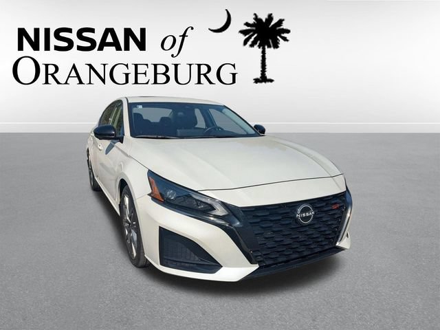 Used 2024 Nissan Altima 2.0 SR FWD image 1