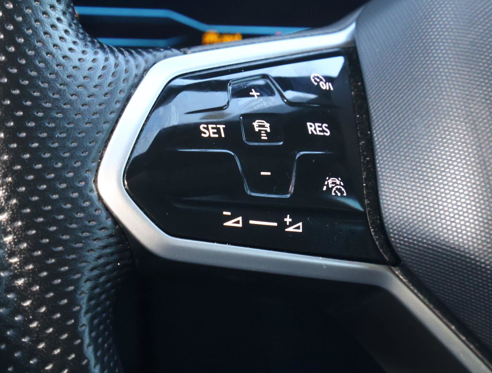 Used 2023 Volkswagen Jetta GLI Autobahn image 22