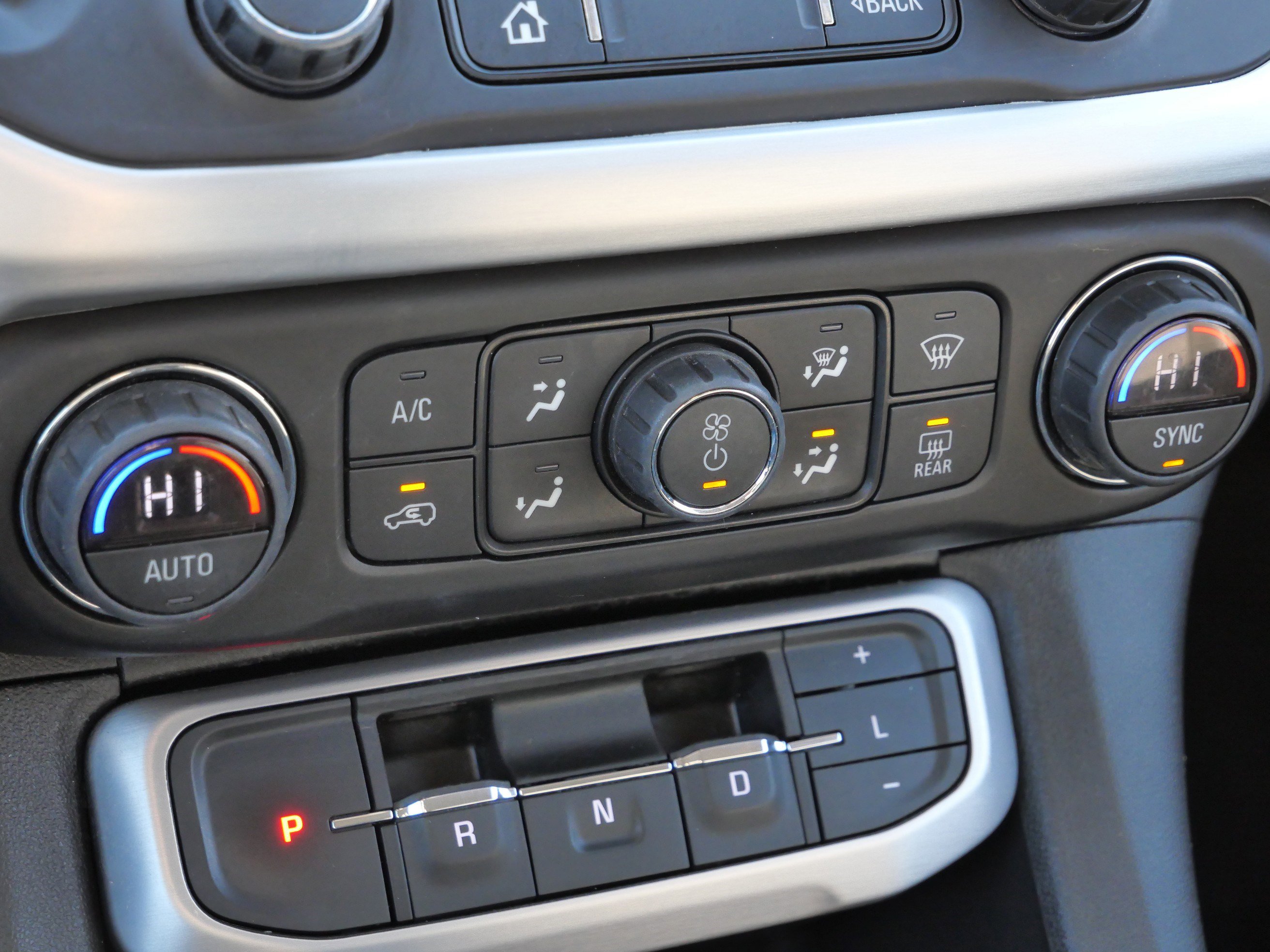 Used 2020 GMC Acadia SLT image 24