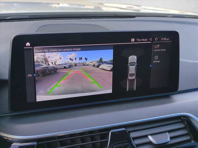 Used 2023 BMW 530e w/ Premium Package image 14