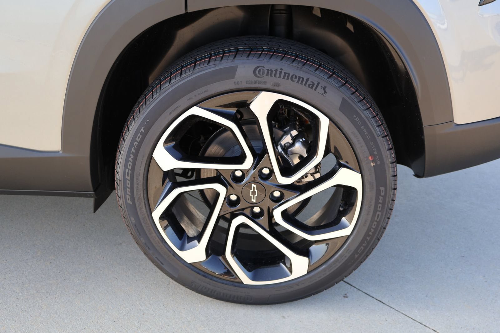 New 2026 Chevrolet Trax RS w/ Driver Confidence Package FWD image 6
