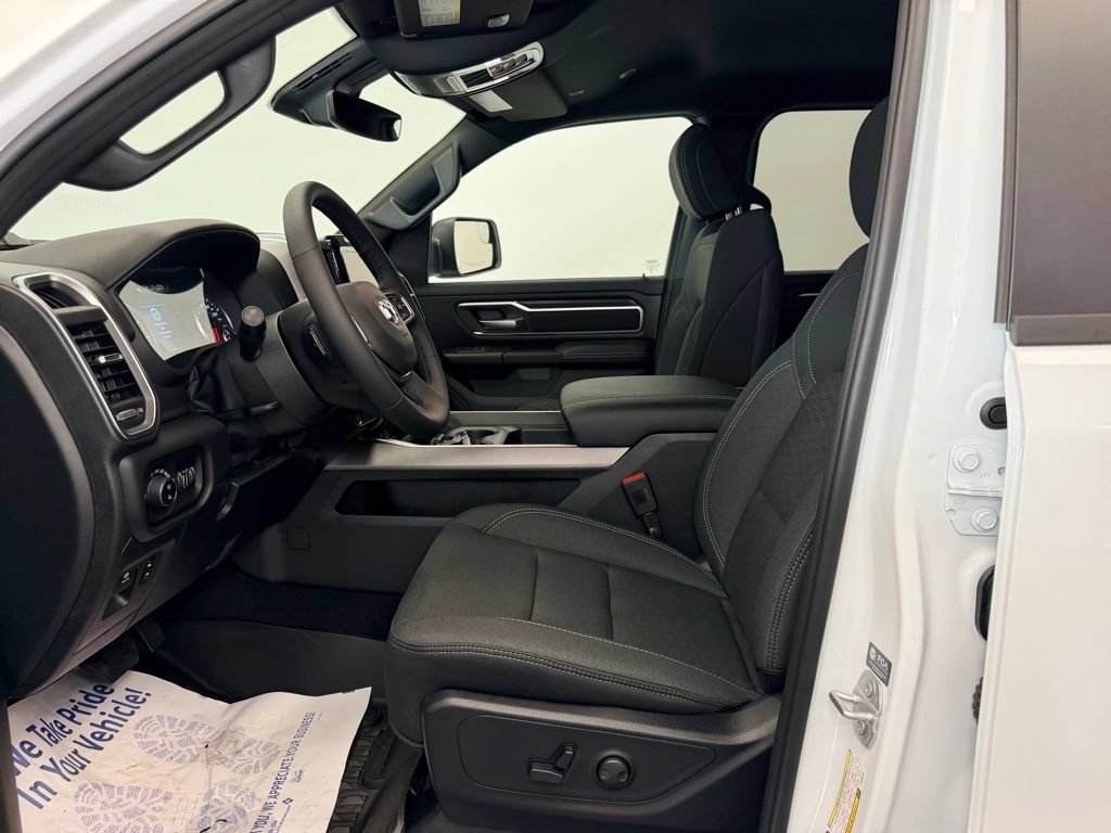 New 2026 RAM 1500 Big Horn AWD/4WD image 3
