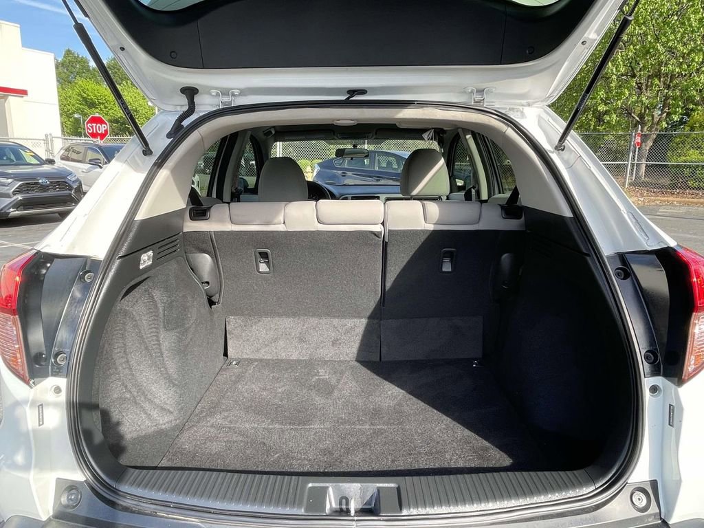 Used 2017 Honda HR-V LX image 10