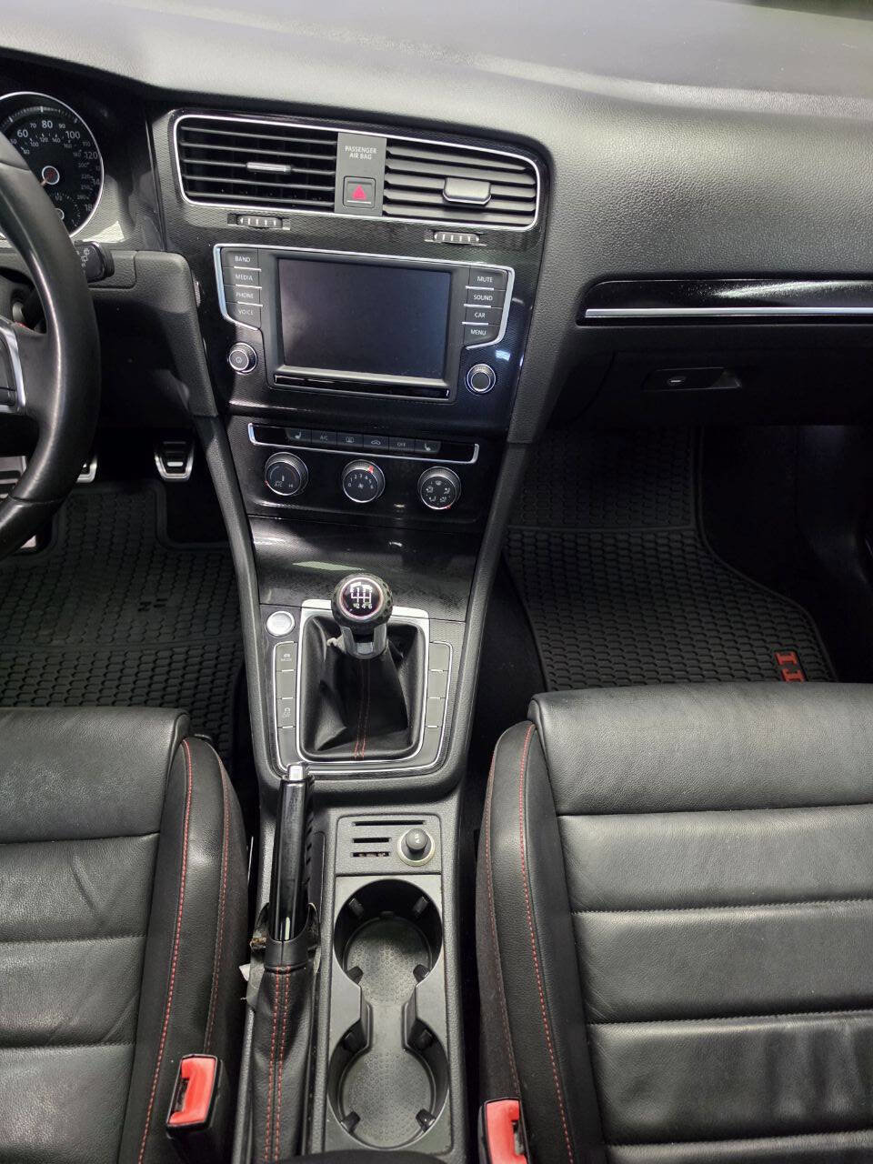 Used 2016 Volkswagen GTI SE FWD image 14