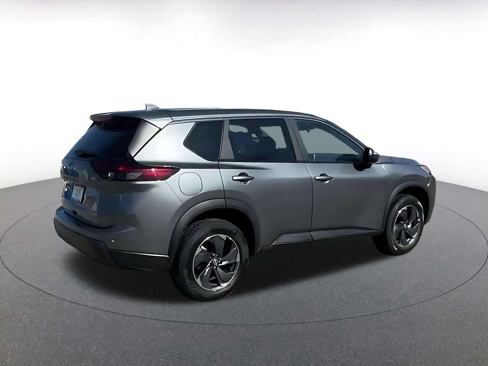 Used 2025 Nissan Rogue SV image 12