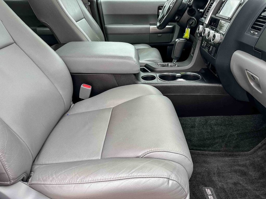 Used 2018 Toyota Sequoia Limited w/ Safety & Convenience Package RWD image 24