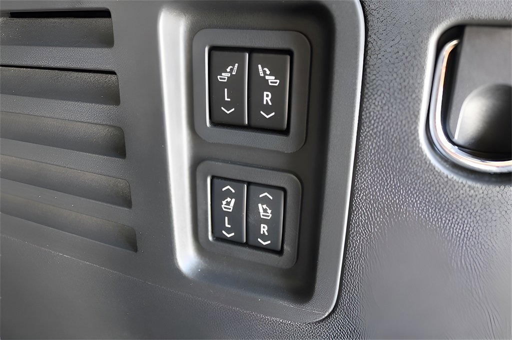 Used 2024 GMC Acadia Denali image 11