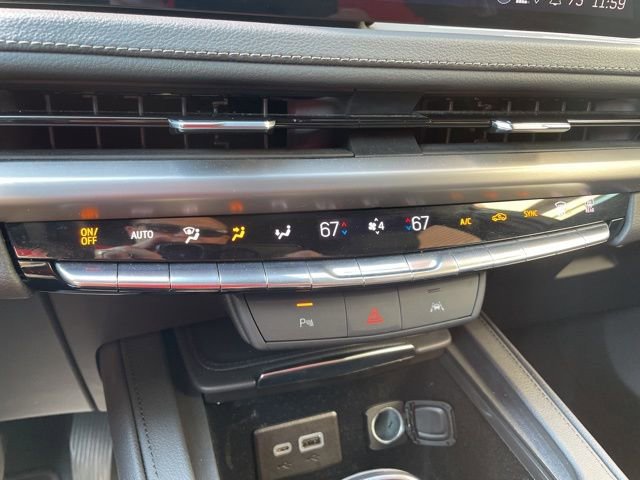 Used 2025 Cadillac XT4 Premium Luxury image 28