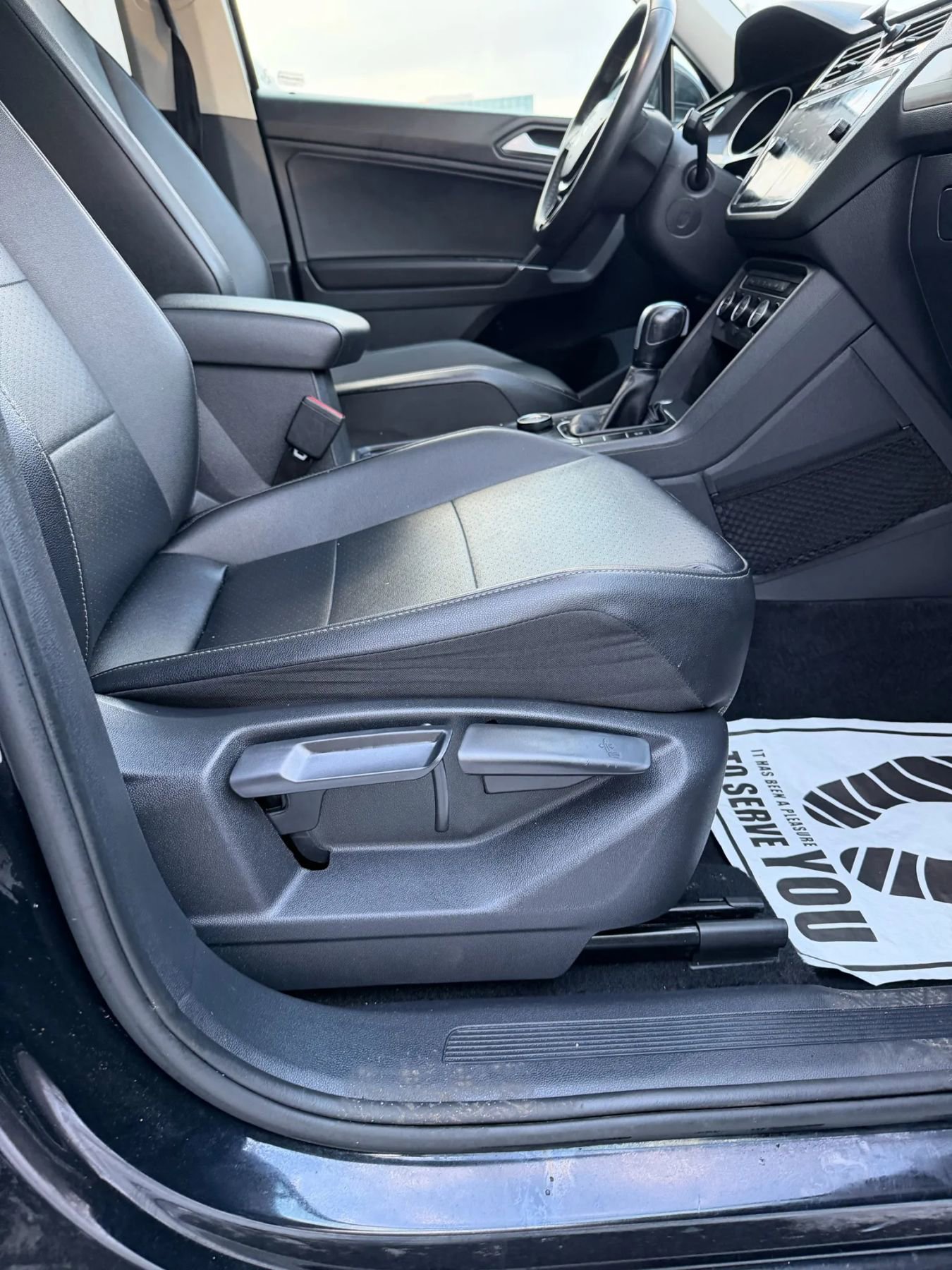 Used 2020 Volkswagen Tiguan S image 26