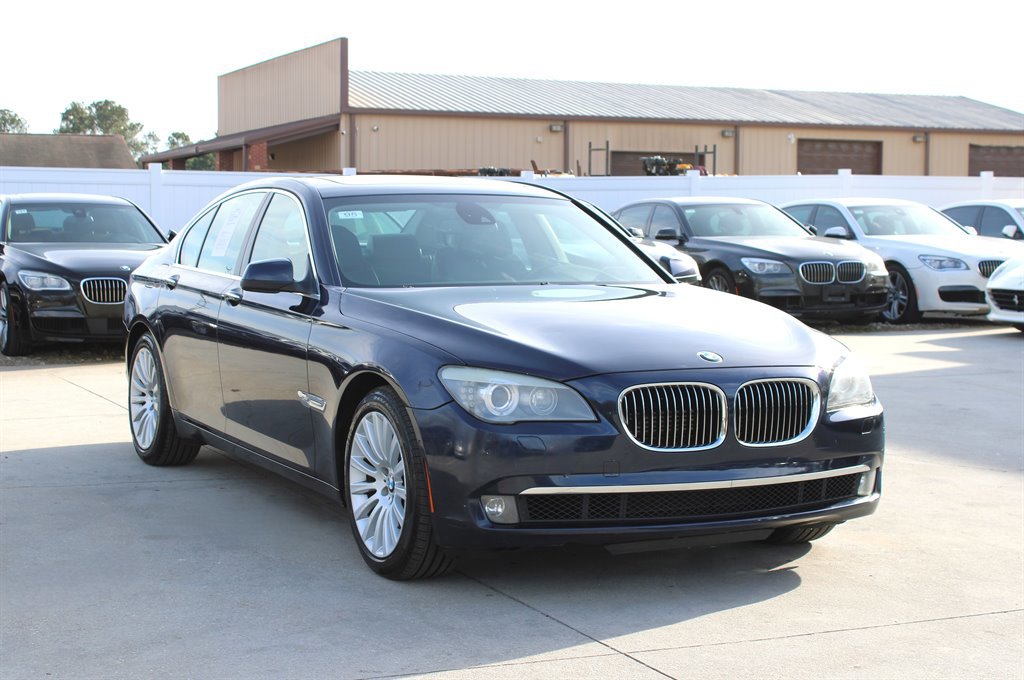 Used 2012 BMW 750i xDrive image 9