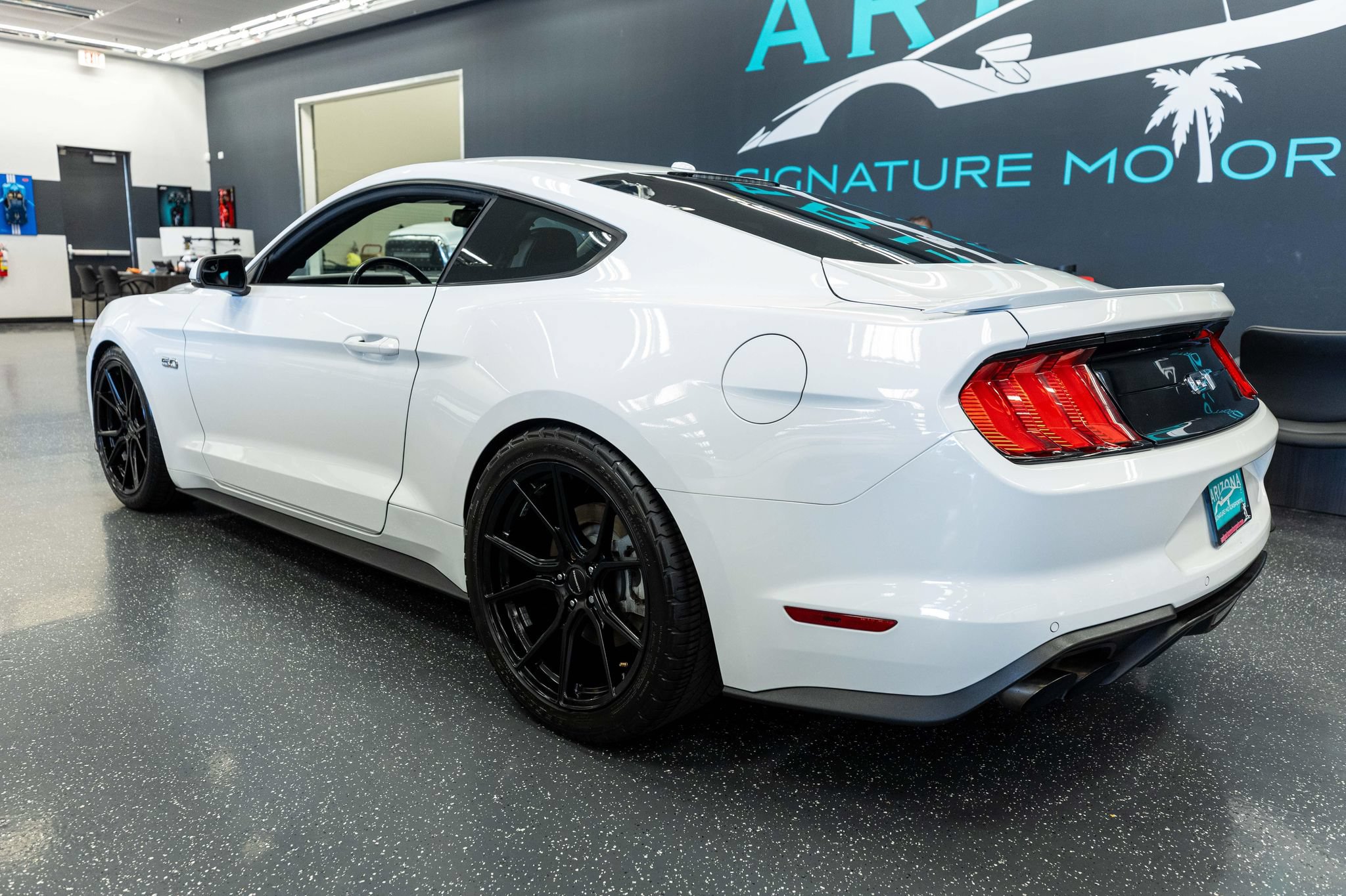Used 2018 Ford Mustang GT Premium RWD image 8