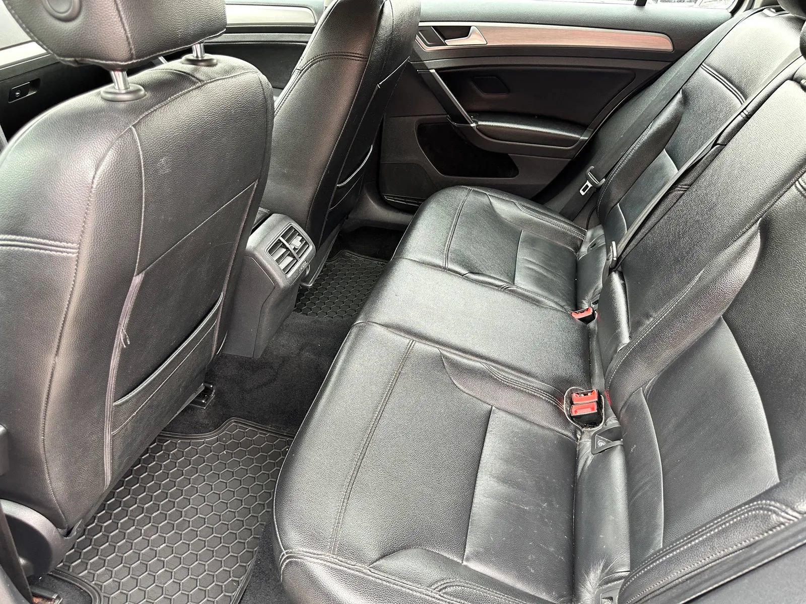 Used 2016 Volkswagen Golf S FWD image 18