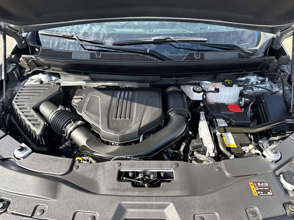 Certified 2025 Chevrolet Traverse LT image 3