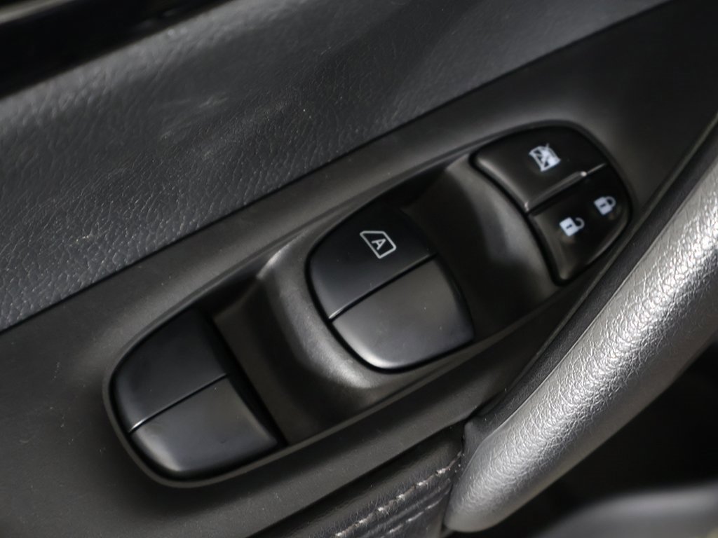 Used 2022 Nissan Rogue Sport SV w/ Technology Package image 37