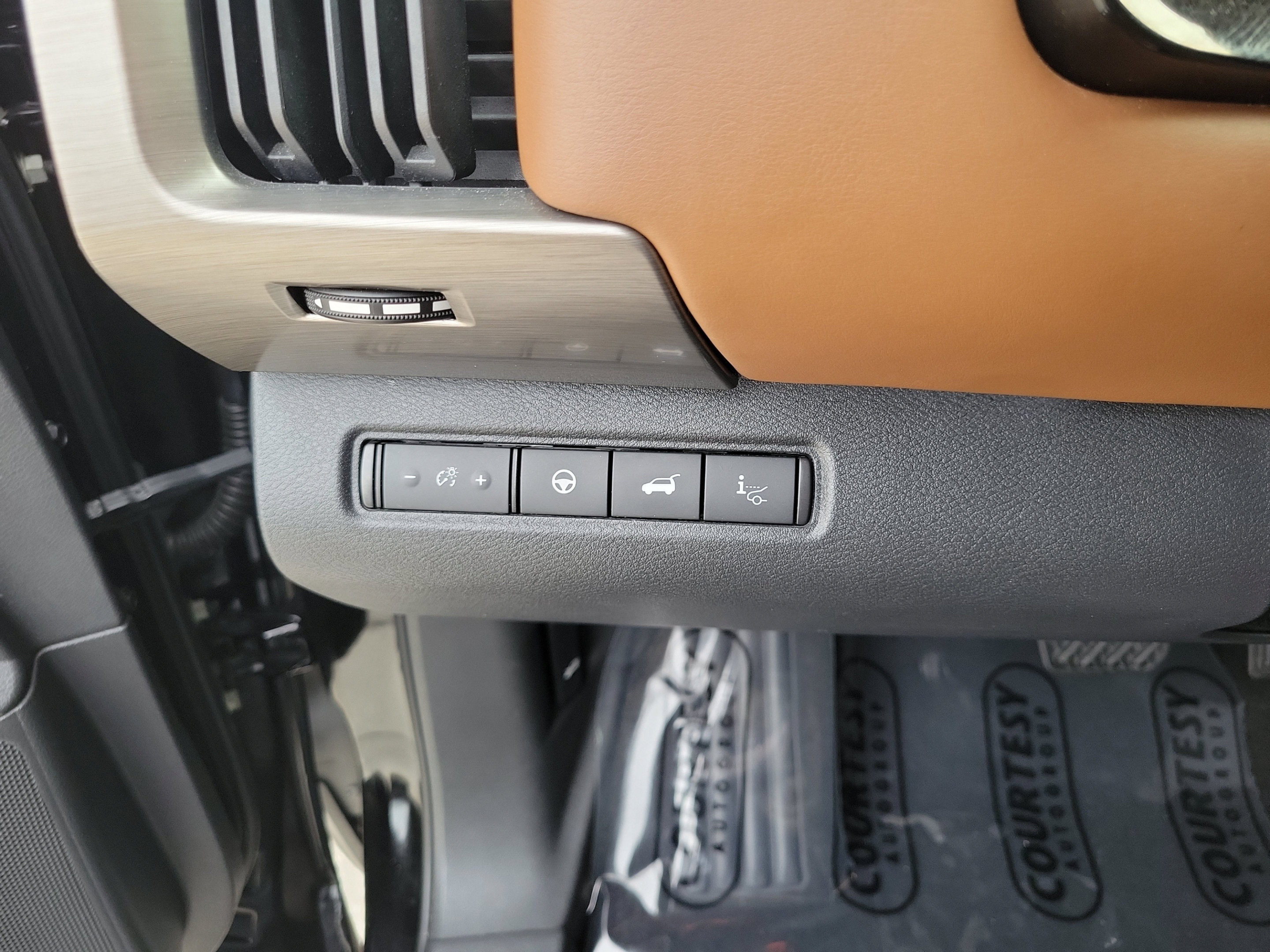 Used 2022 Nissan Pathfinder Platinum w/ Cargo Package AWD/4WD image 26