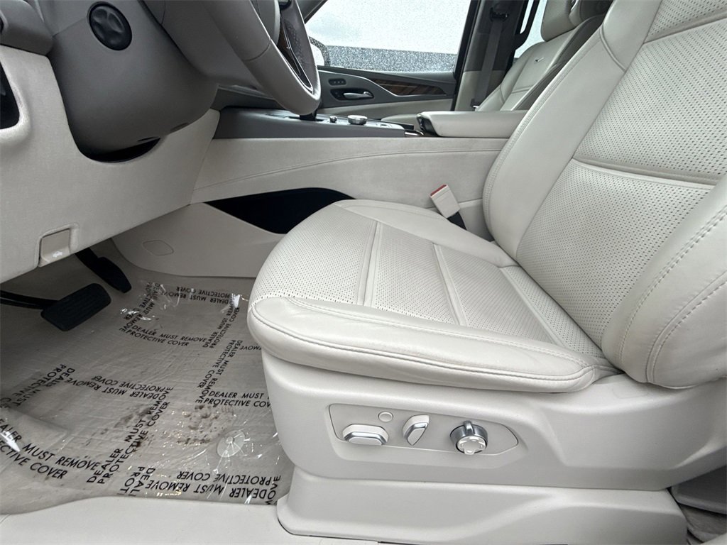 Used 2023 Cadillac Escalade Premium Luxury Platinum w/ Heavy-Duty Trailer Package image 11
