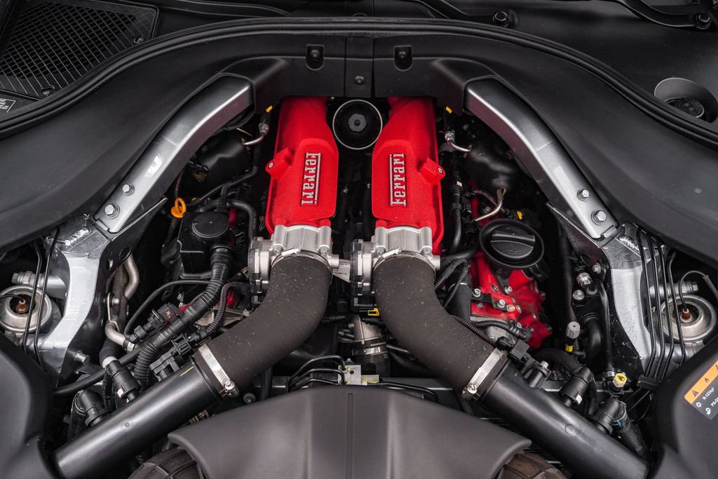 Used 2019 Ferrari Portofino RWD image 38