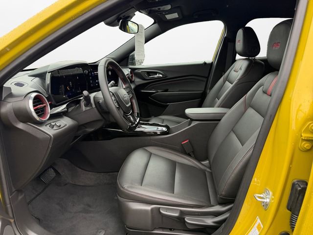 Used 2025 Chevrolet Trax RS w/ Driver Confidence Package image 9