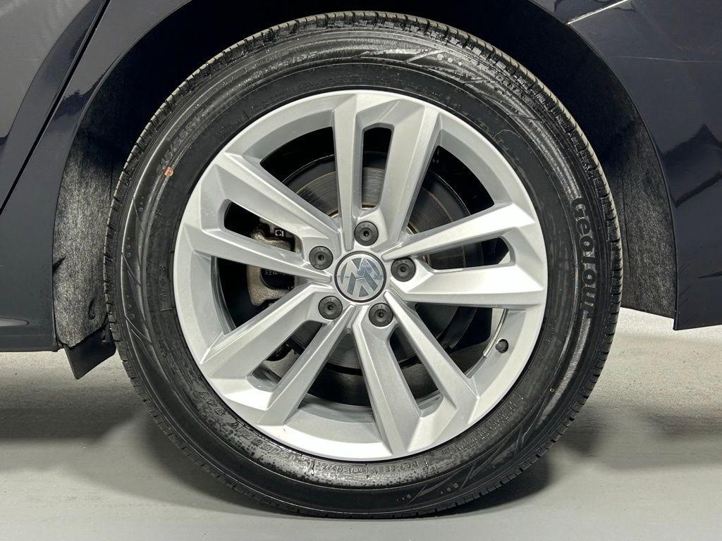 Used 2020 Volkswagen Passat 2.0T SE image 33