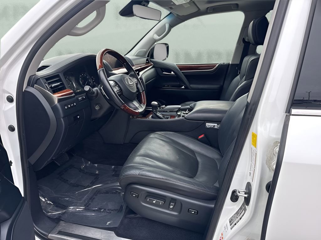 Used 2016 Lexus LX 570 4WD image 9