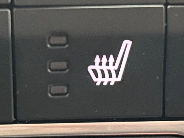 Used 2022 Jeep Wrangler Unlimited Sahara w/ Cold Weather Group image 7