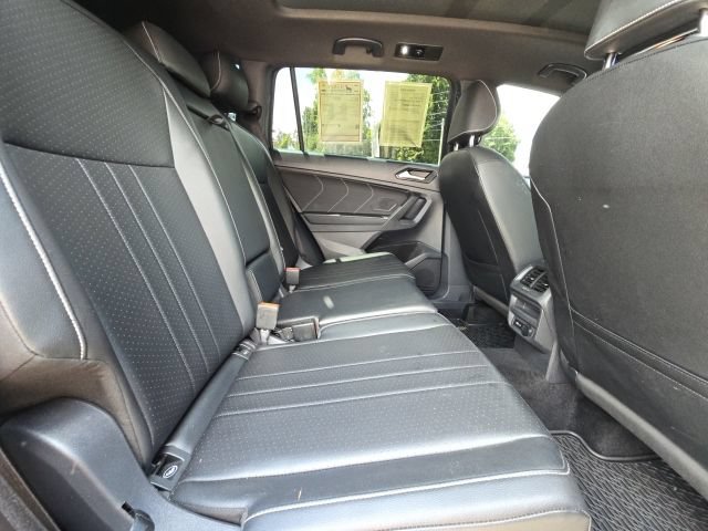 Used 2022 Volkswagen Tiguan SE R-Line AWD/4WD image 15