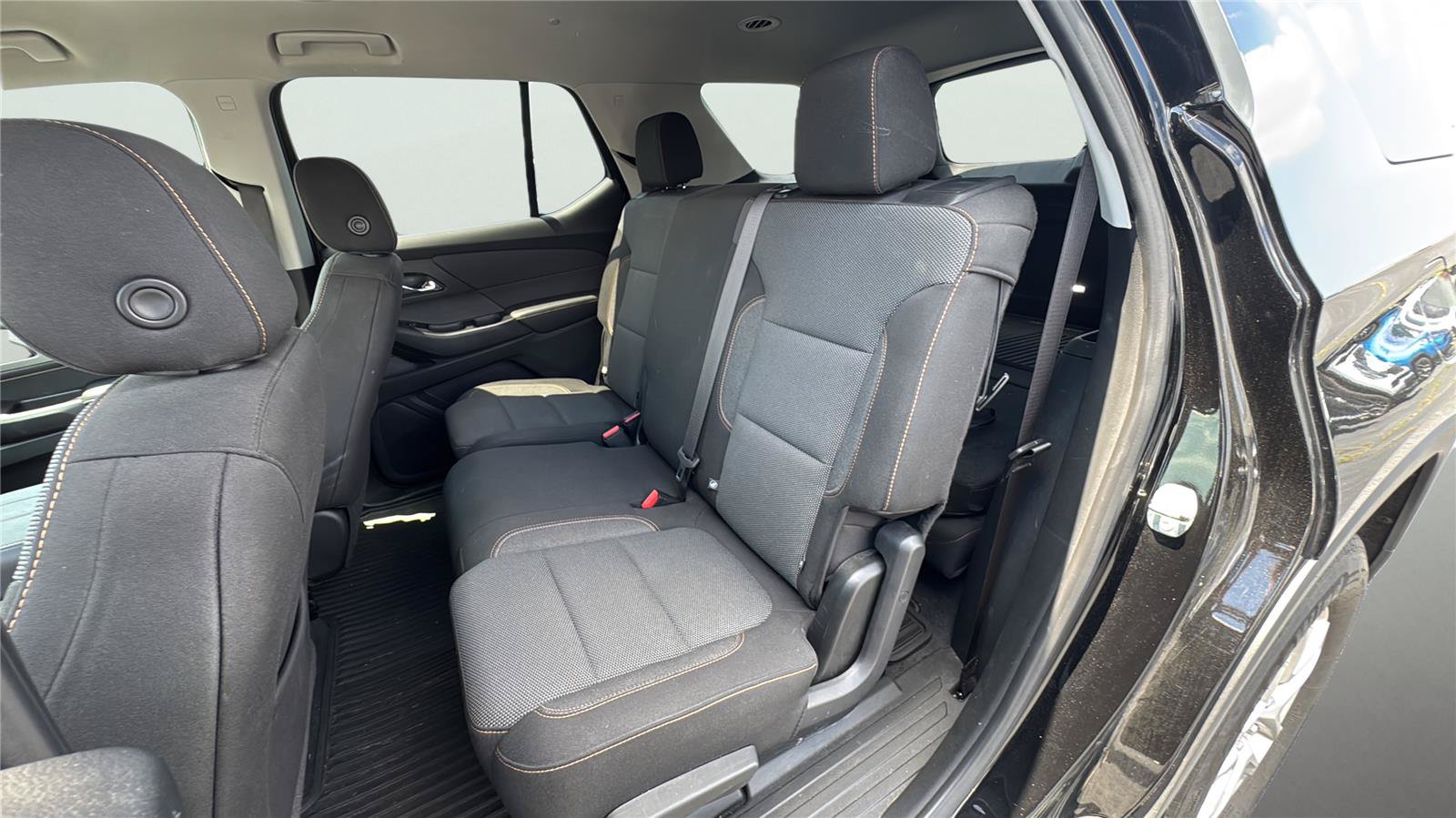 Used 2020 Chevrolet Traverse LT FWD image 19