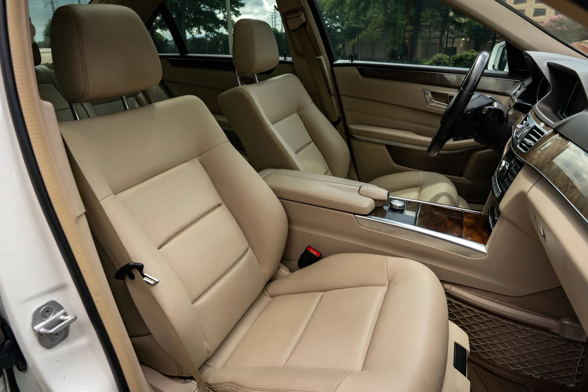 Used 2015 Mercedes-Benz E 350 4MATIC Sedan image 17