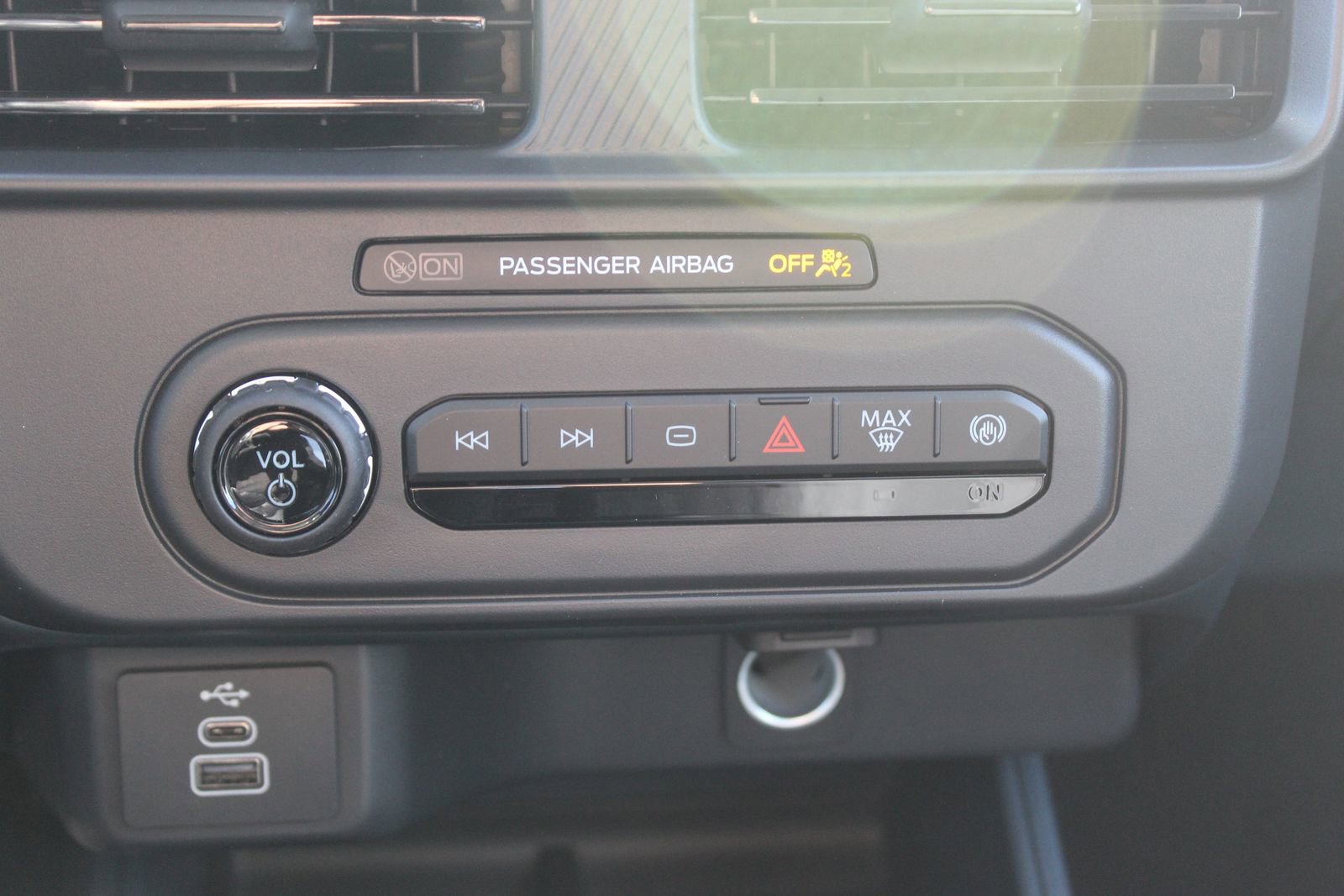 New 2025 Ford Maverick XL w/ Equipment Group 101A image 26