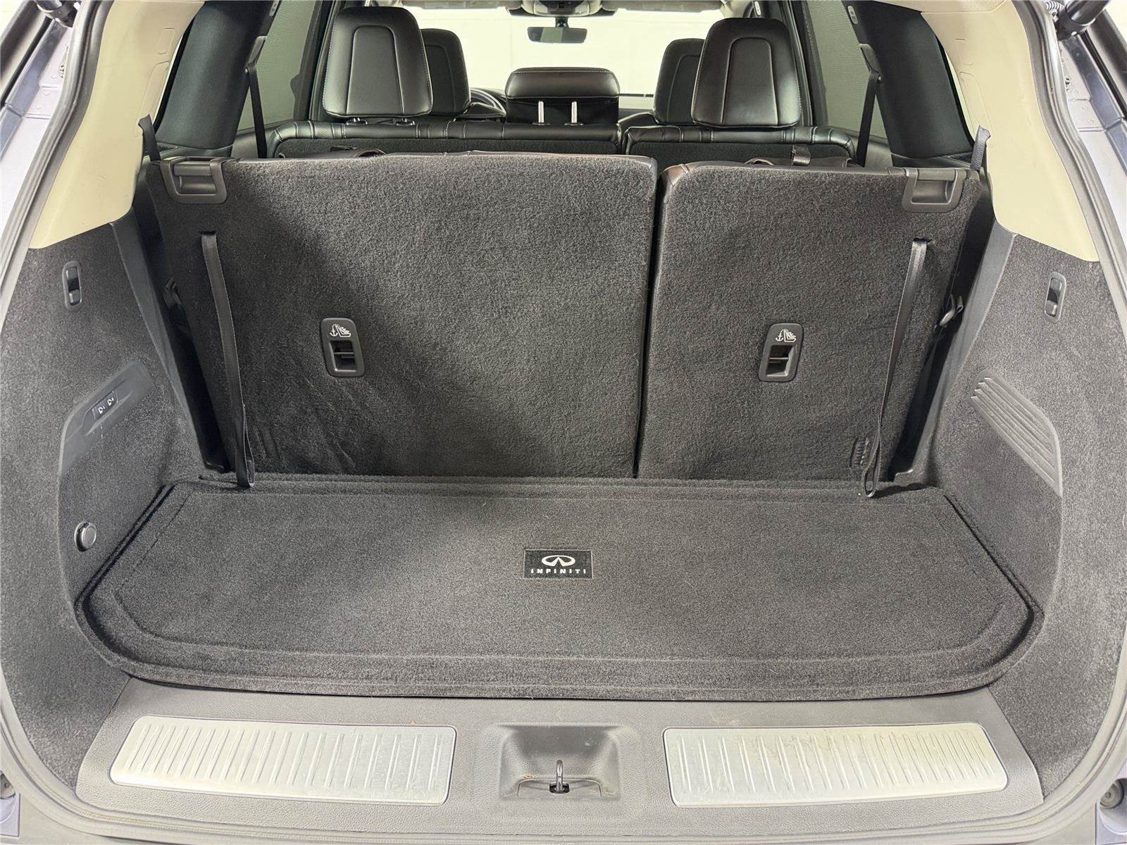 Used 2023 INFINITI QX60 Sensory w/ Cargo Package AWD/4WD image 16