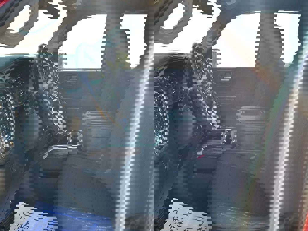 Used 2021 GMC Sierra 1500 Elevation w/ Preferred Package AWD/4WD image 9