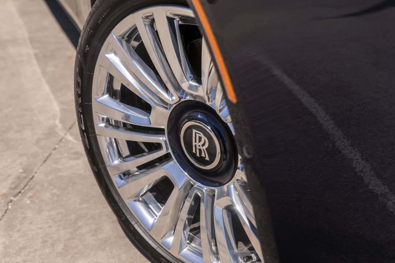 New 2025 Rolls-Royce Ghost AWD/4WD image 3