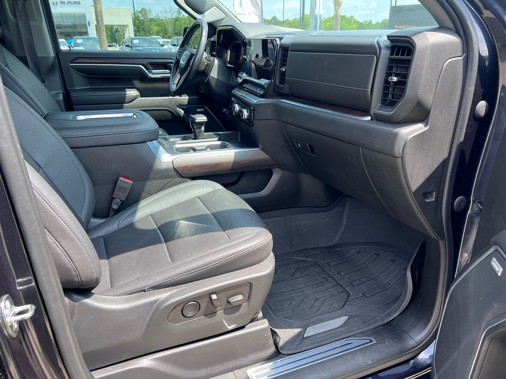 Used 2022 GMC Sierra 1500 SLT AWD/4WD image 17