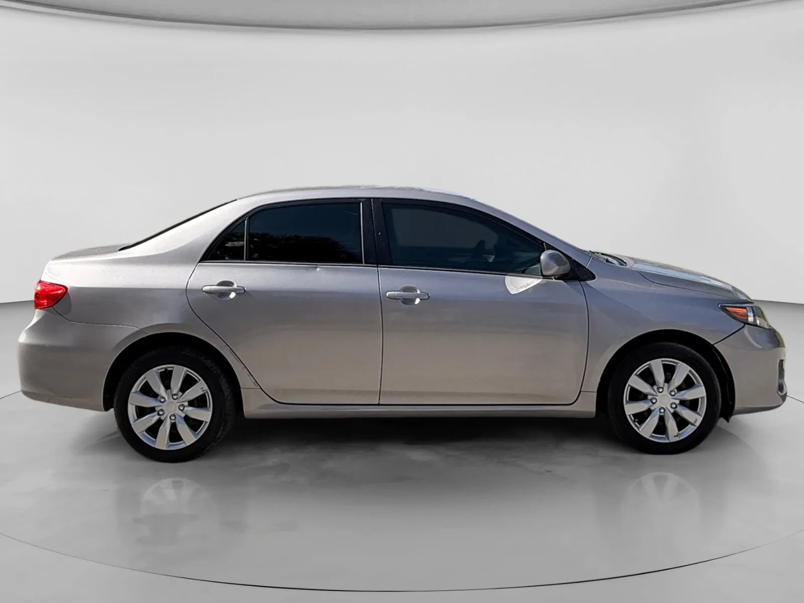 Used 2012 Toyota Corolla LE FWD image 6